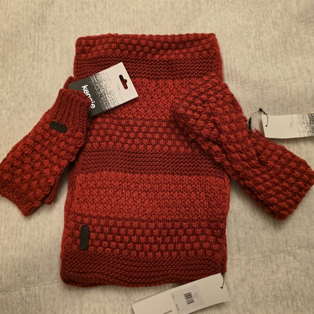 Kensie Red Accessories Set